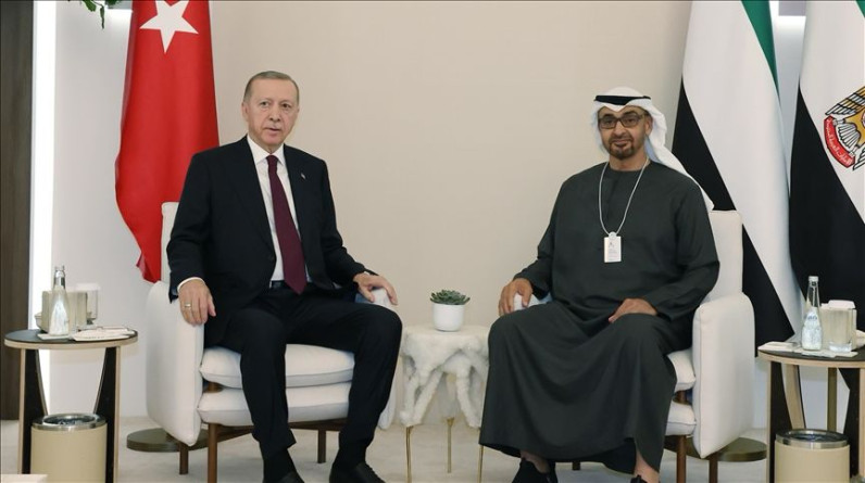 أردوغان يلتقي محمد بن زايد.. وإضاءة برج خليفة بالعلم التركي